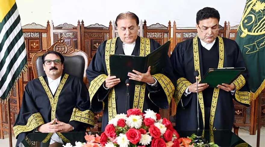 Justice Khalid Yousaf Chaudhry sworn in as judge of AJK Supreme Court