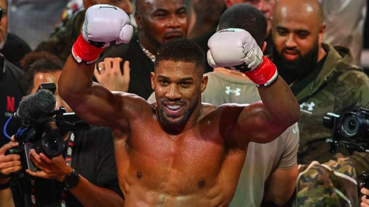 عالمی چیمپئن باکسر انتھونی جوشوا کار حادثے میں زخمی