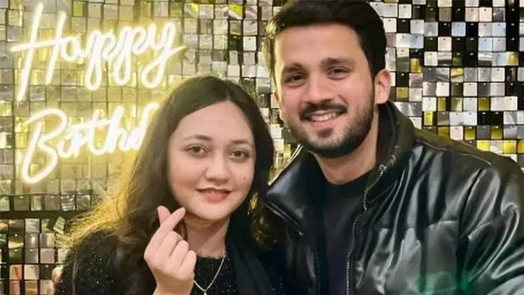 یوٹیوبر رجب بٹ پر مبینہ وکلا کا حملہ، اہلیہ ایمان رجب کا انصاف کا مطالبہ