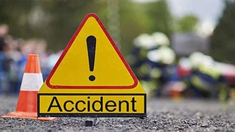 Couple die in road accident in Gujrat