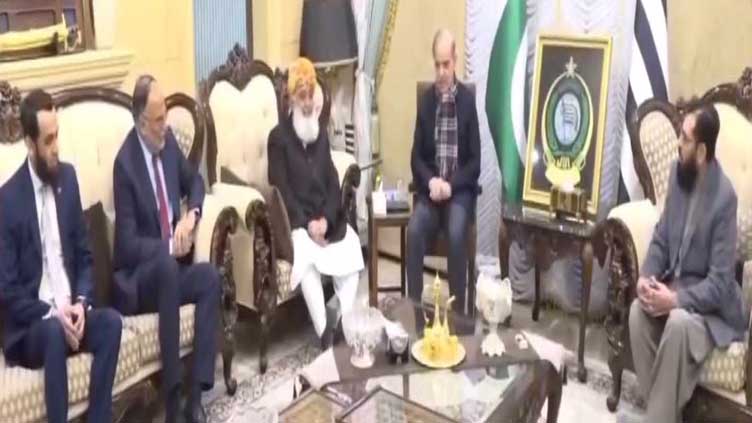 PM Shehbaz meets Fazlur Rehman to discuss political situation 