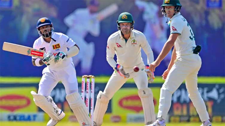 Smith digs Australia out of trouble in second Sri Lanka Test