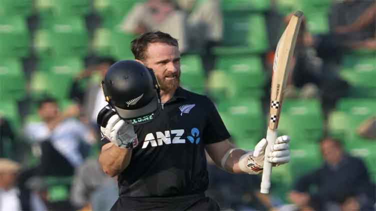 New Zealand qualify for tri-series final after beating South Africa by 6 wickets 