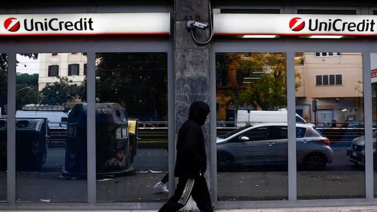 UniCredit vows to keep 2025 profit steady, increase payouts