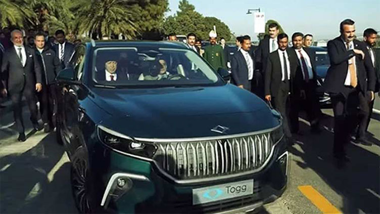 Erdogan gifts electric cars to President Zardari, PM Shehbaz