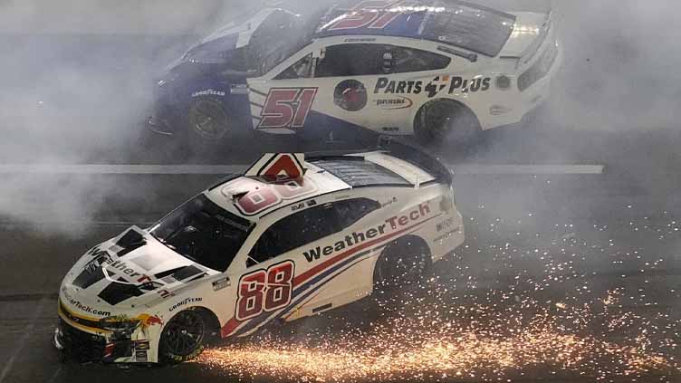 Castroneves to use “world-class driver” provisional to race in Daytona 500 after qualifying crash