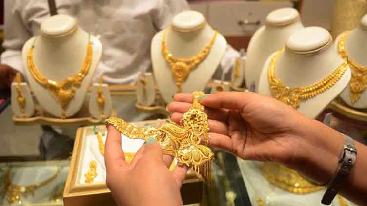 Gold prices see sharp decline in Pakistan