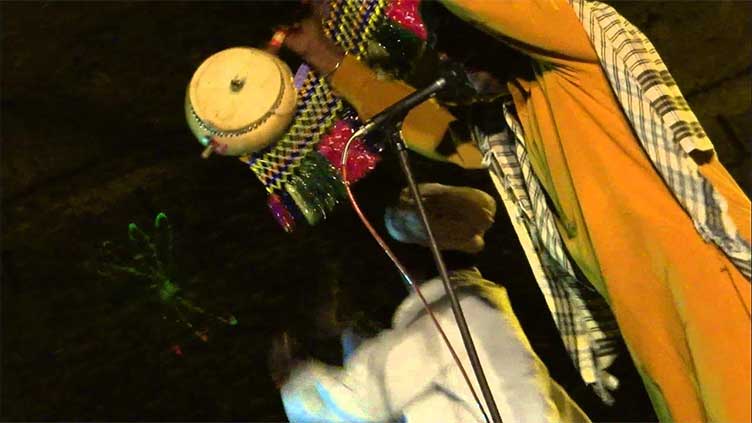 Musical night at Cholistan jeep rally enchants audiences