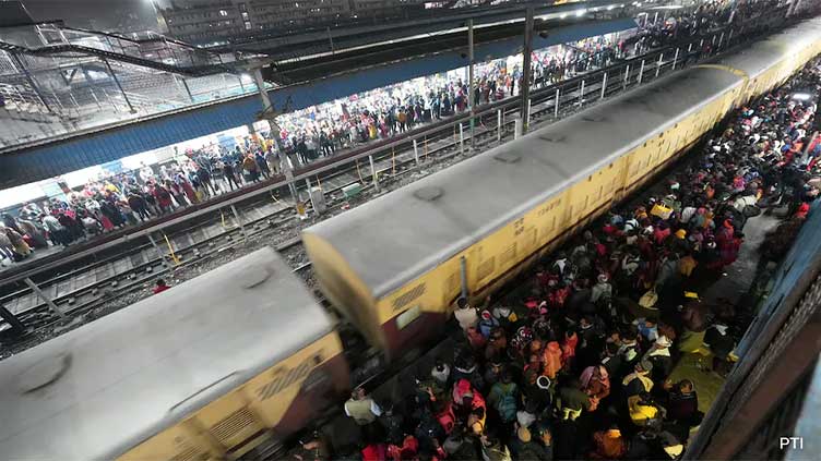 Death toll in stampede at New Delhi railway station rises to 18