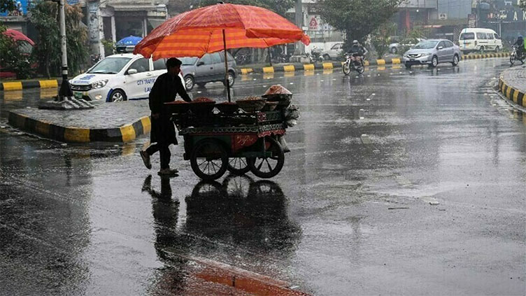 Met office forecasts rain and snowfall in Punjab, KP