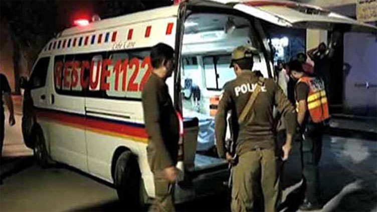 Eight killed as mini-van plunges into drain in Kasur