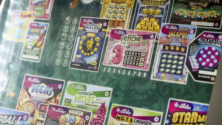 Thieves use stolen card to buy $523K lottery ticket; victim wants share