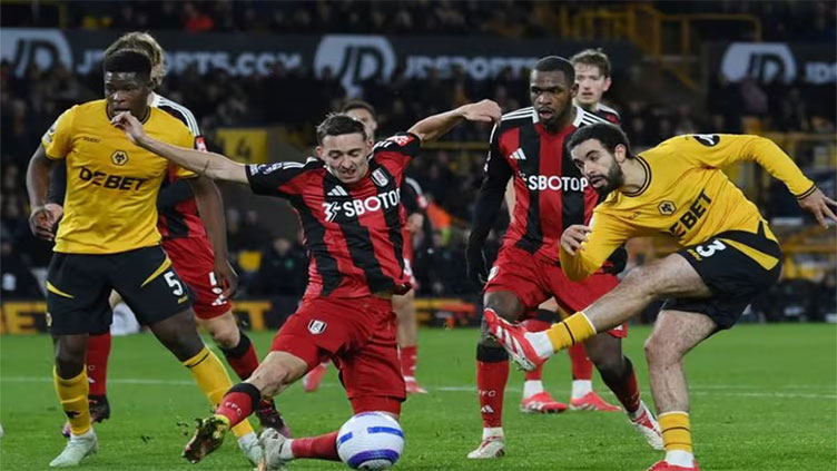 Fulham boost European hopes with 2-1 win at struggling Wolves