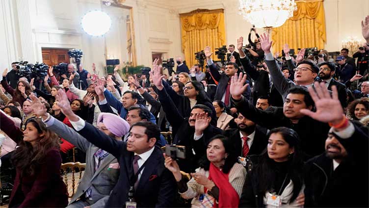 Dunya News White House bars AP, Reuters and other media from covering Trump cabinet meeting