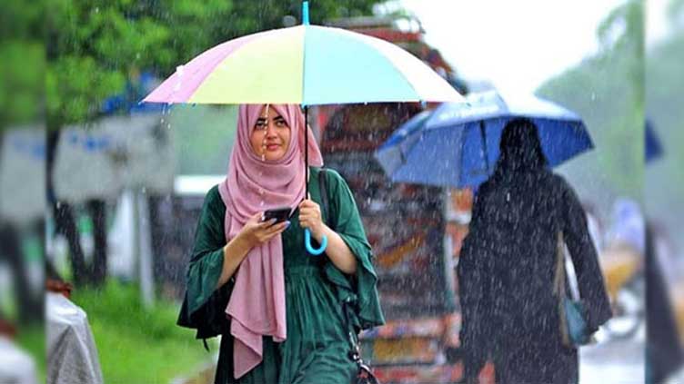 Countrywide rain keeps weather pleasant