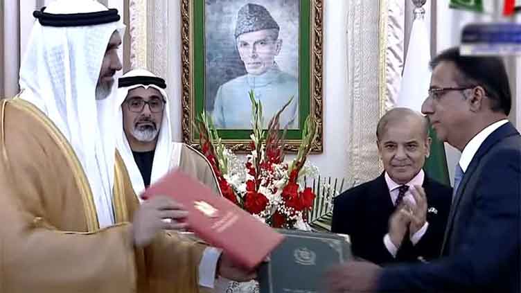 Pakistan, UAE sign five accords of cooperation in railway, mining, other sectors