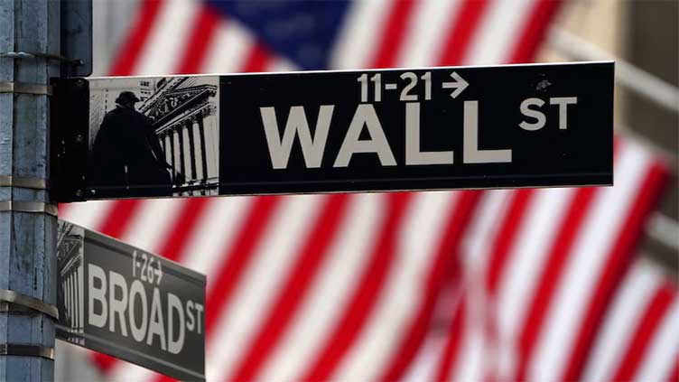 Wall Street ends lower, capping a banner year