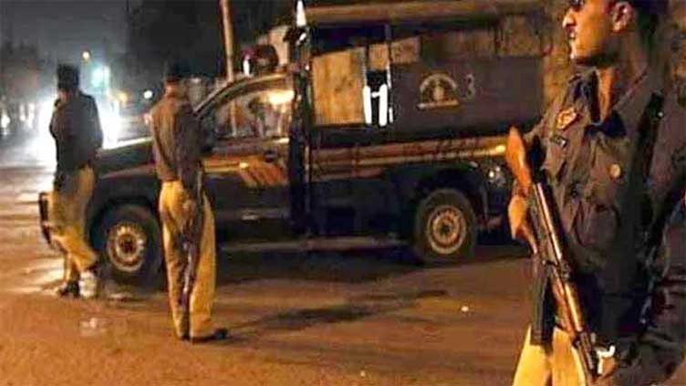 Three killed, four injured as police van hits tree in Sukkur