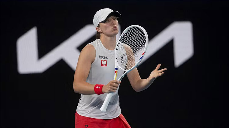 'I'll be good,' says bruised Swiatek ahead of Australian Open