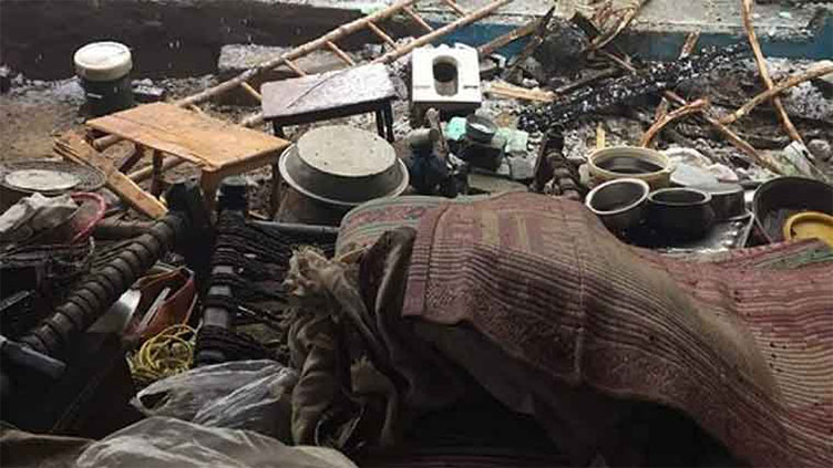 One killed, four injured as roof collapses in Peshawar