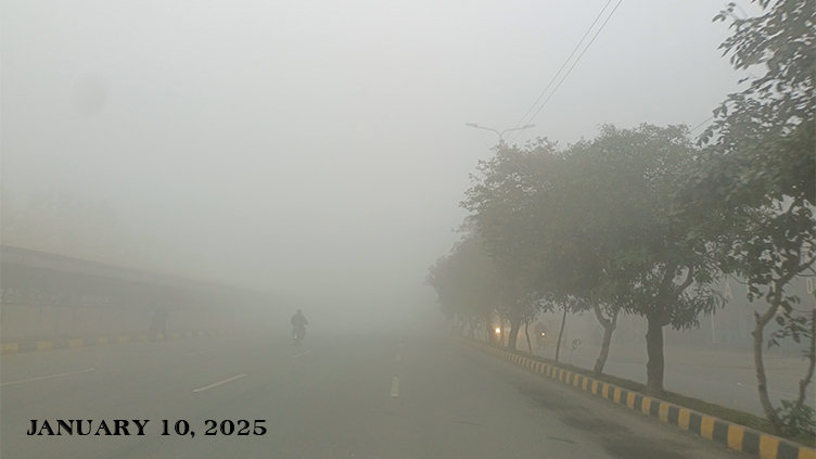 Dense fog disrupts traffic on motorways across Punjab