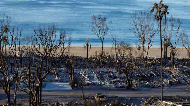 Los Angeles firefighters brace for threat of more powerful winds