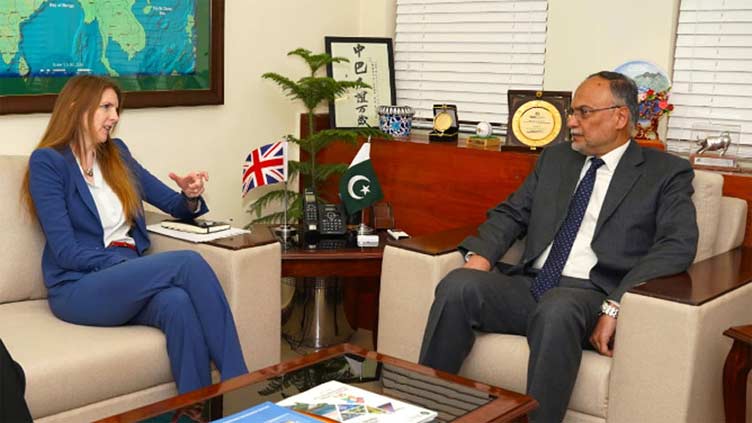 Pakistan, UK vow to foster bilateral ties