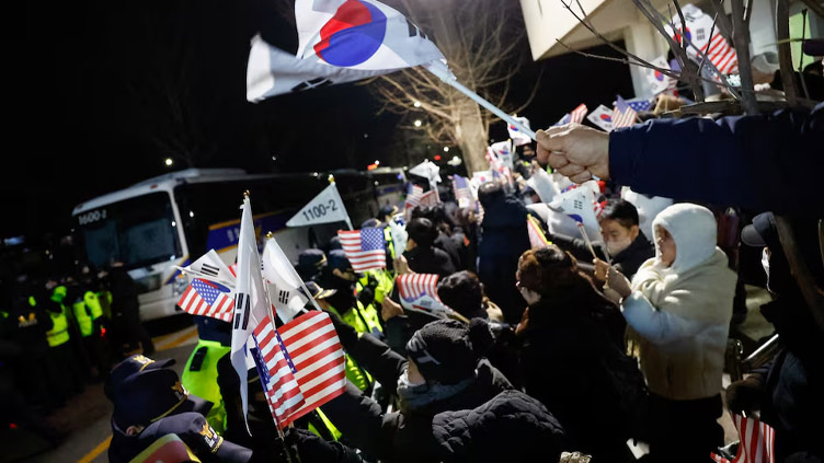 Protesters storm South Korea court after it extends Yoon's detention