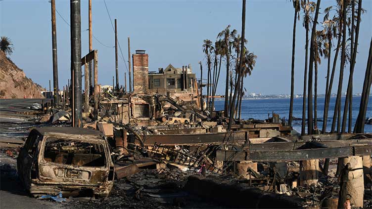 Dunya News Weary LA firefighters brace for 'last' dangerous winds