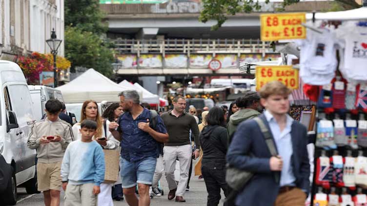 UK population to hit 72.5 million by 2032 due to immigration, stats office says