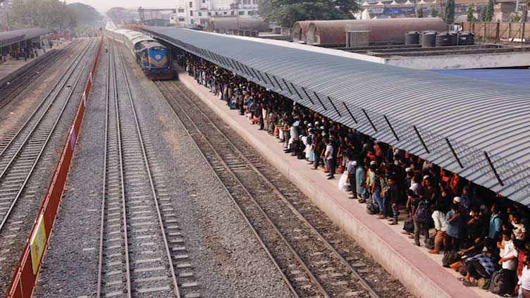 Bangladesh train services resume after strike called off