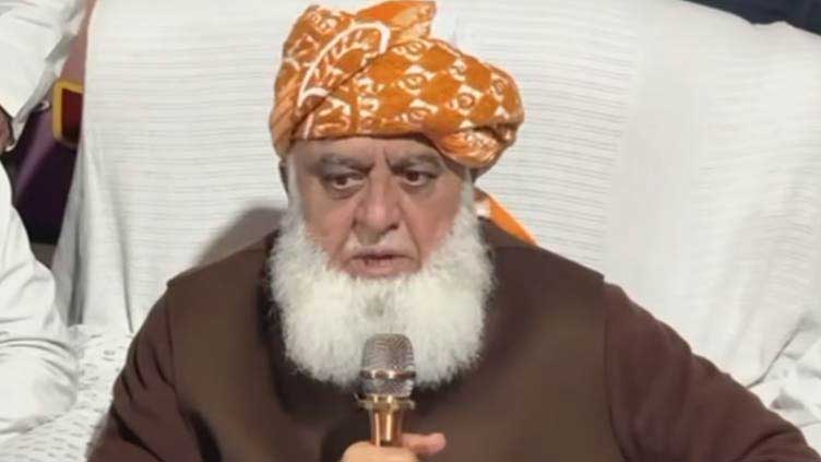 Fazl says govt on weak footing