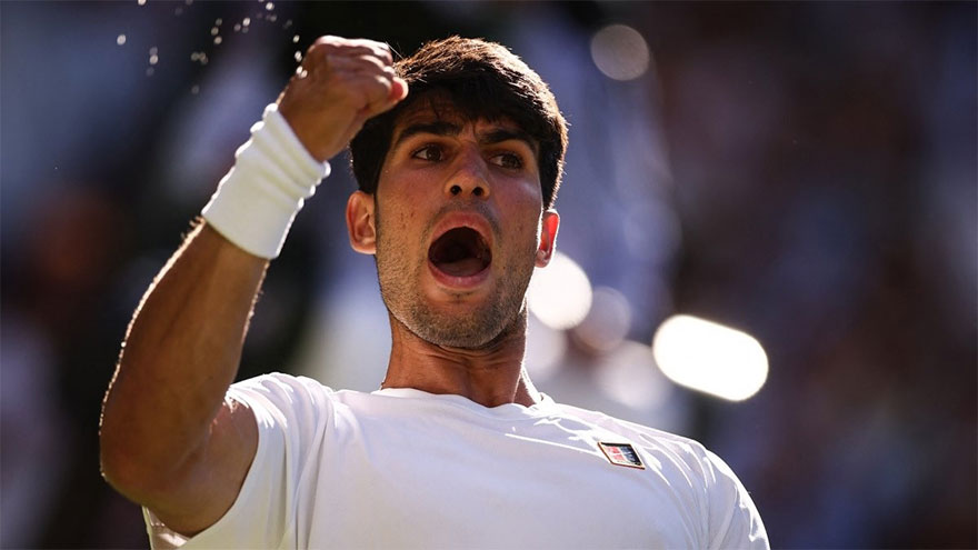 Alcaraz survives scare, Sabalenka cruises on Wimbledon's hottest opening day