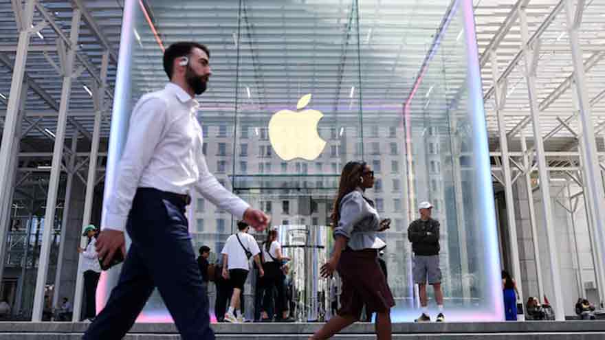 Apple loses bid to dismiss US smartphone monopoly case