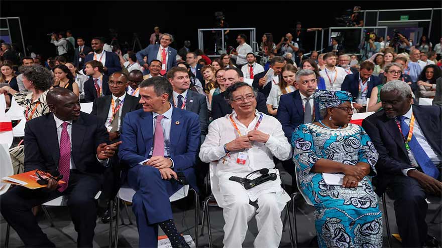 Global leaders pledge development push as US shuns UN summit