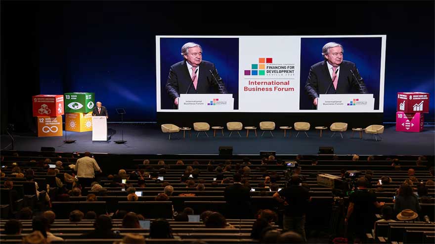 Global leaders pledge development push as US shuns UN summit