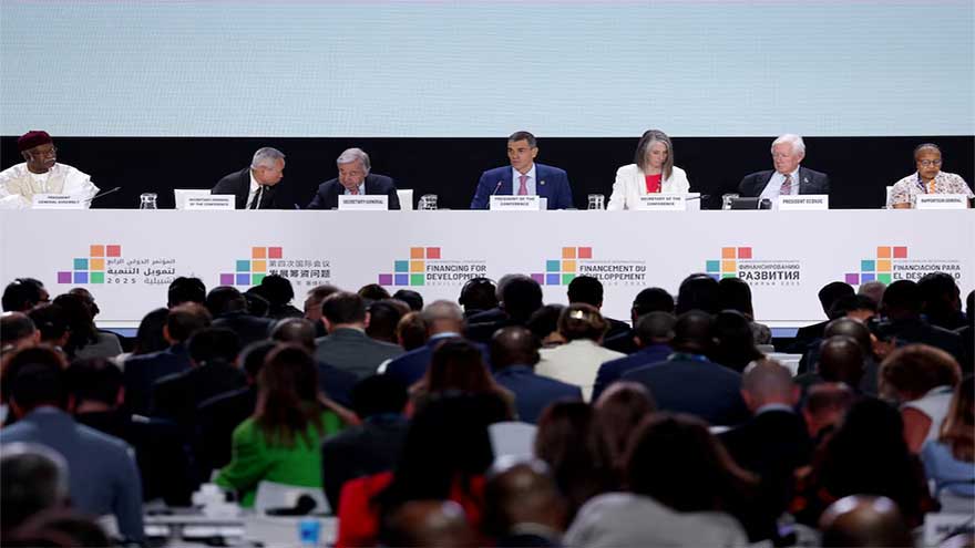 Global leaders pledge development push as US shuns UN summit