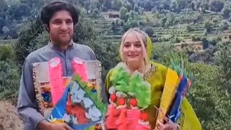 Facebook romance culminates in wedlock