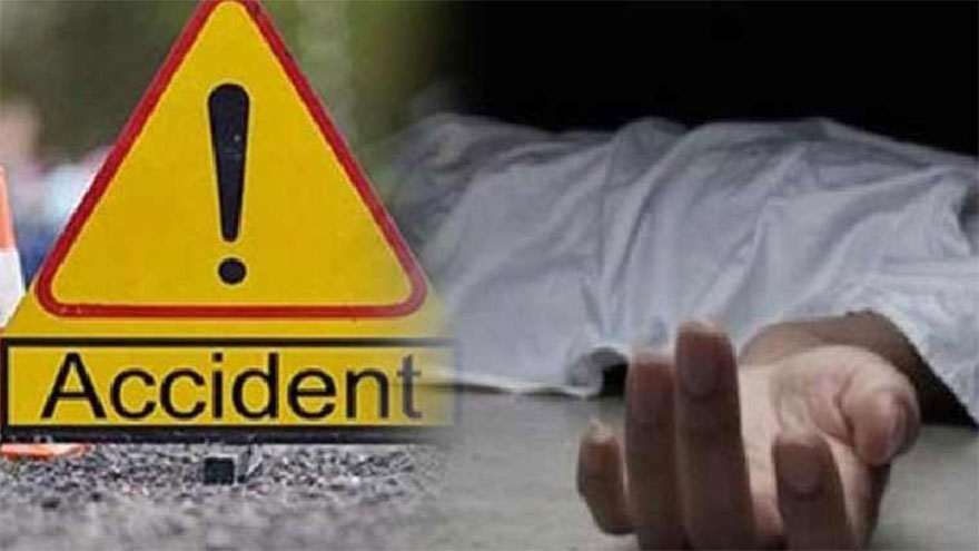 Youth killed in road accident in Karachi