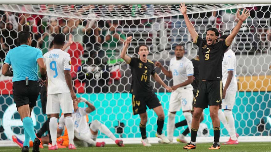 Mexico edge Honduras 1-0 to set up Gold Cup final showdown with US