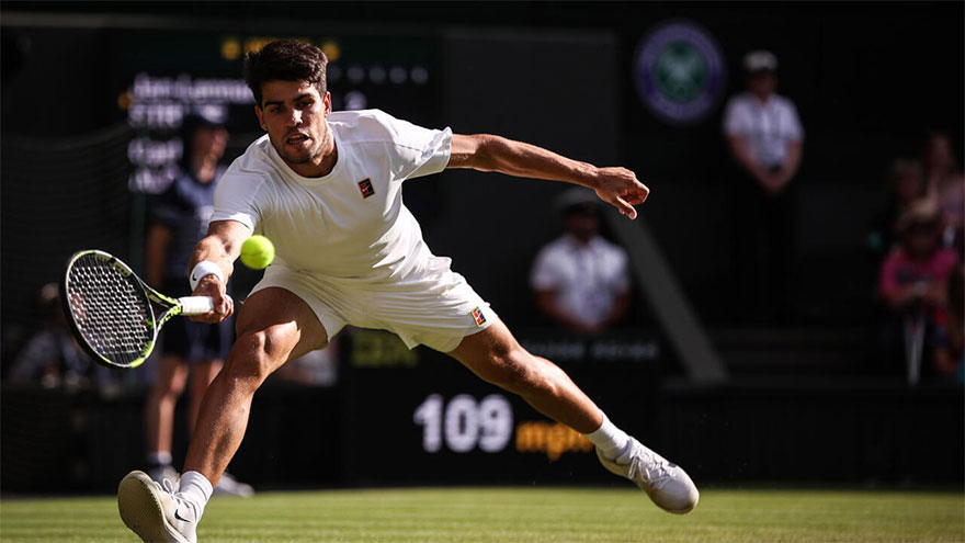 Erratic Alcaraz battles into Wimbledon fourth round