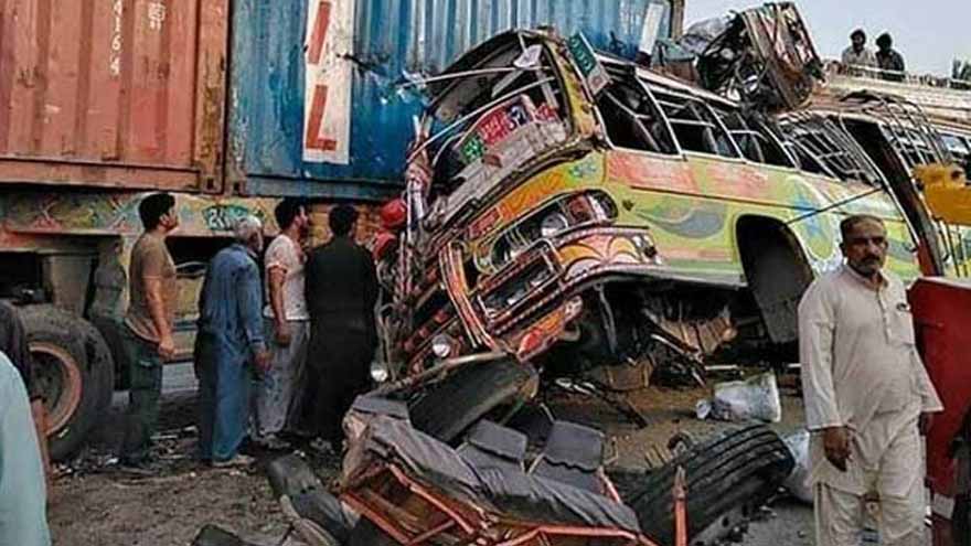 Muzaffargarh: Six killed, several injured in bus-trawler collision