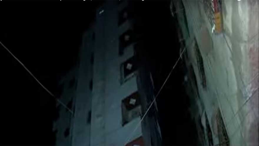 Another rundown building vacated in Lyari, demolition underway