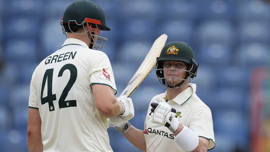 Australia seize control as Smith's masterclass extends lead to 254