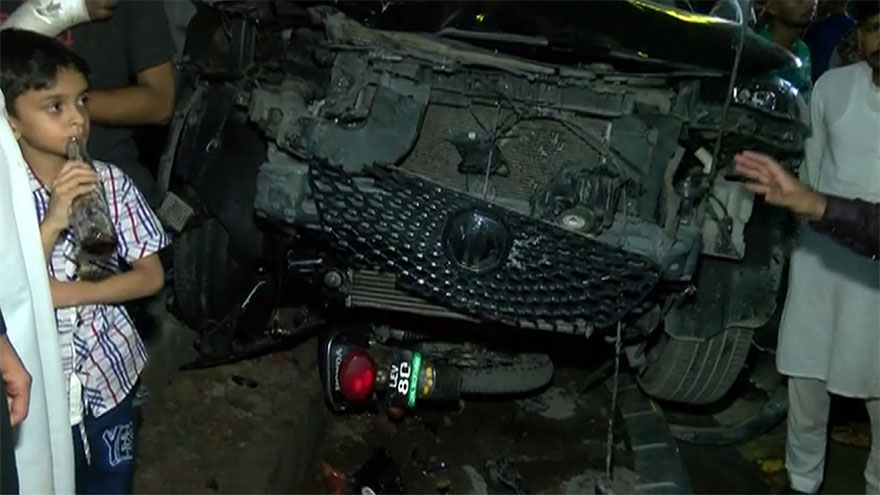 Underage car driver kills one, injures two in Shahdara