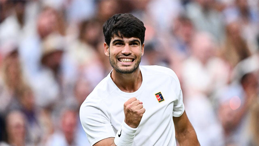 Alcaraz survives Rublev test to stay on course for Wimbledon hat-trick