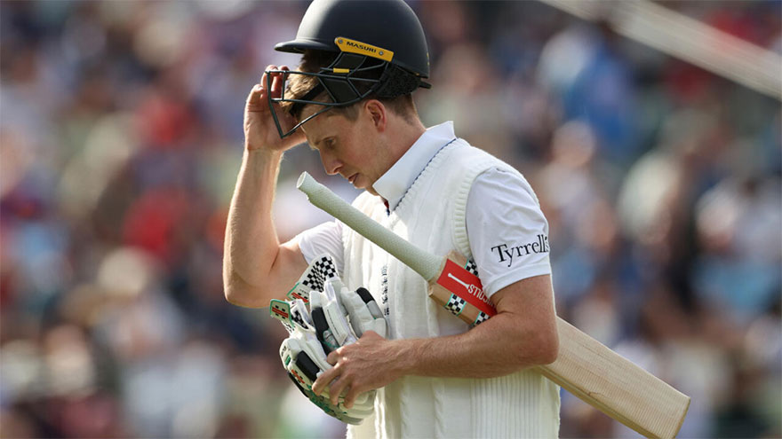 Vaughan says Crawley 'lucky' to have so many England caps