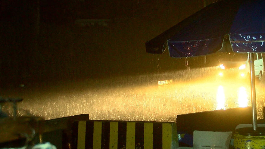 Heavy monsoon rain lashes Lahore
