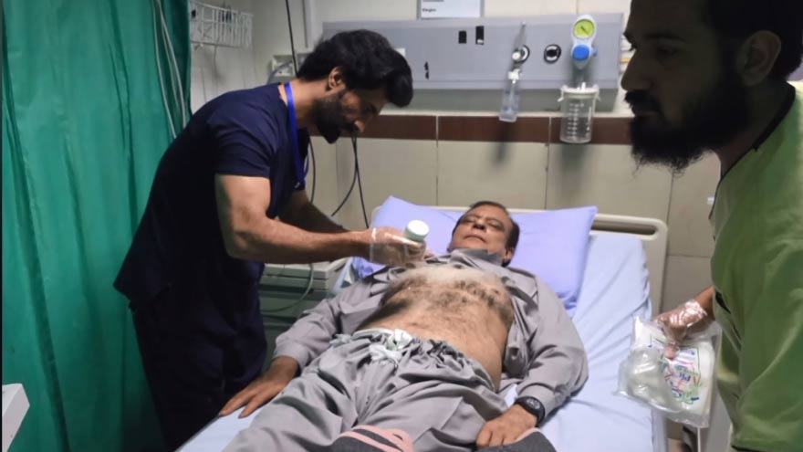 Shibli Faraz hospitalised with chest pain