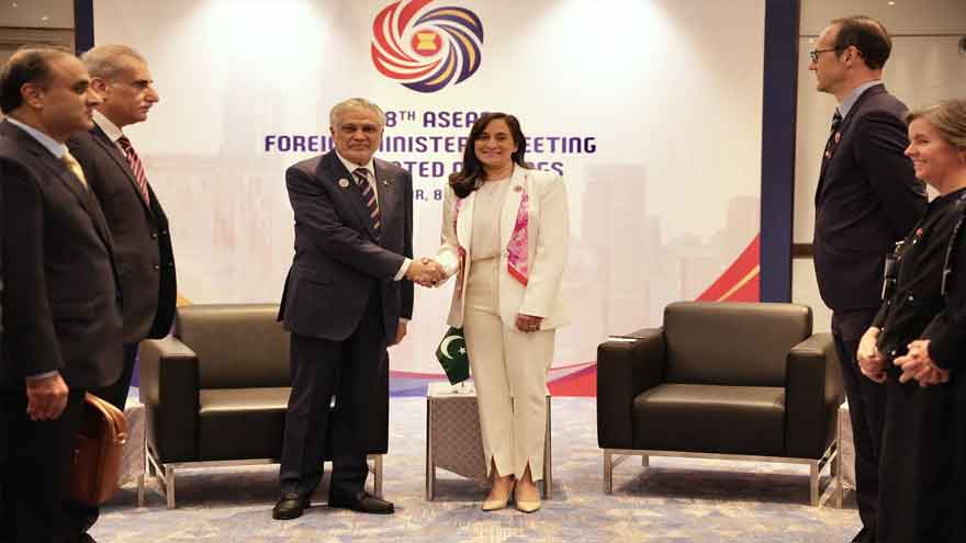 FM Dar meets Australian, Canadian counterparts on sidelines of ASEAN forum
